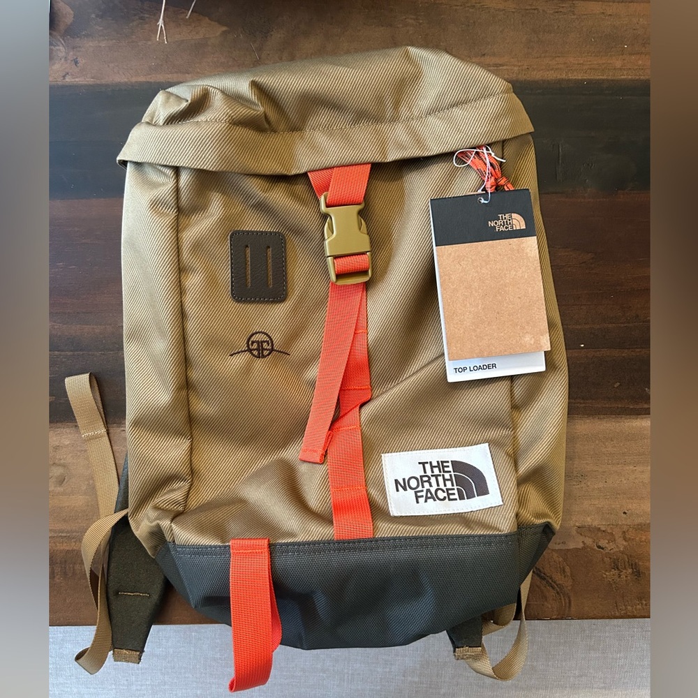 THE NORTH FACE Top Loader Backpack/ 16L/ 15.9 oz
